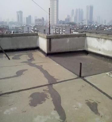 港南漏水维修 楼顶漏水是什么原因，楼顶漏水维修方法是什么?